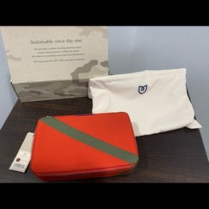 NWT Rothy’s “Large Catchall” in Bright Poppy!